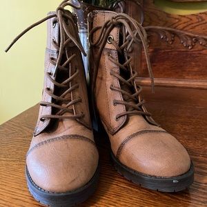 Rampage Boots size 7. Excellent condition.